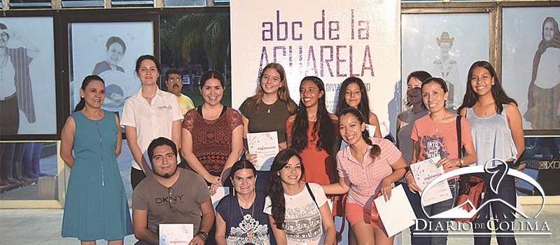 Se abrió al público la exposición El ABC de la acuarela coordinada por la artista visual Estíbaliz Valdivia, en el Patio Central de Casa de la Cultura de Colima.