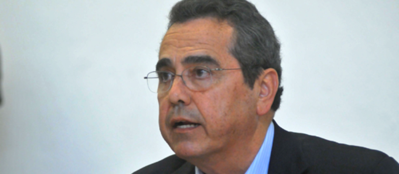 Secretario de Salud de Colima, Carlos Salazar Silva.