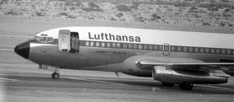 Esta fotografía del 15 de octubre de 1977 muestra al Boeing 737 de Lufthansa en Dubai, Emiratos Árabes Unidos. El avión fue secuestrado hace 40 años por fuerzas sirias que demandaban la liberación de miembros del Ejército Rojo. El jueves 27 de julio de 2017 el Museo Dornier de Friedrichshafen en Alemania informó que recuperaron el avión y que esperan esté de regreso con ellos en septiembre. Foto de AP/Harry Koundakjian
