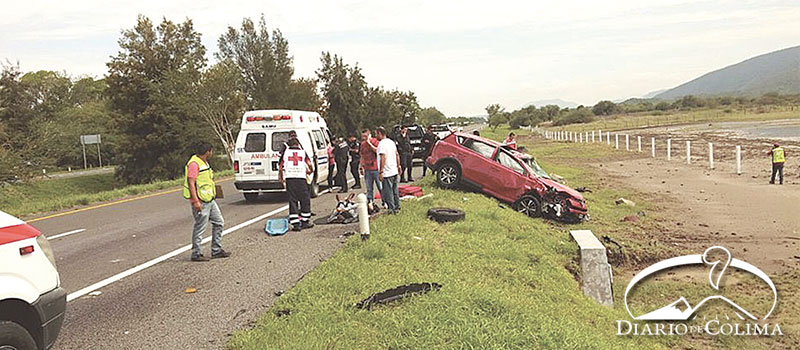 Un accidente en la autopista Gudalajara - Colima dejó como saldo la muerte de una mujer originaria de Colima.