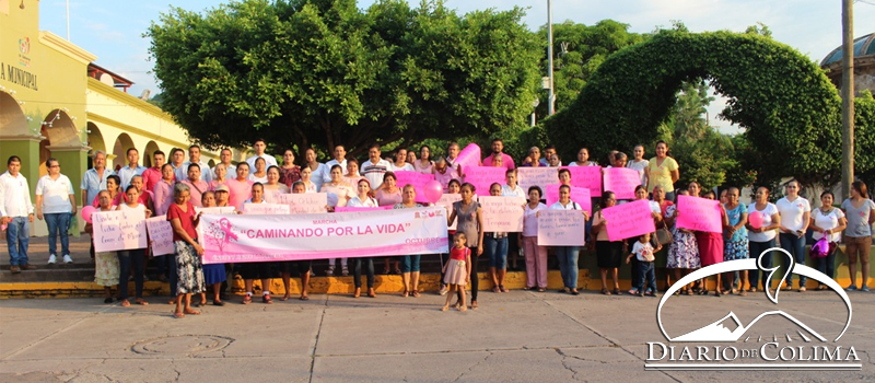 Para fomentar la autoexploración, en el marco del Día Mundial de la Lucha contra el Cáncer de Mama, personal del DIF de Ixtlahuacán y del Ayuntamiento organizó una marcha por las principales calles de la cabecera municipal.